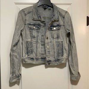 Cropped denim jacket